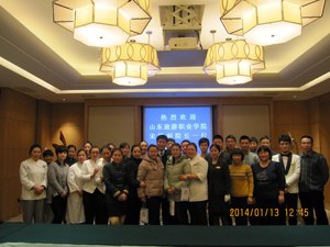 宋德利院长赴青岛看望实习生