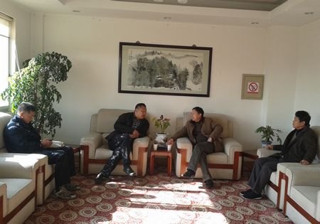 假期安保不放松校领导参加警民恳谈慰问安保值班人员