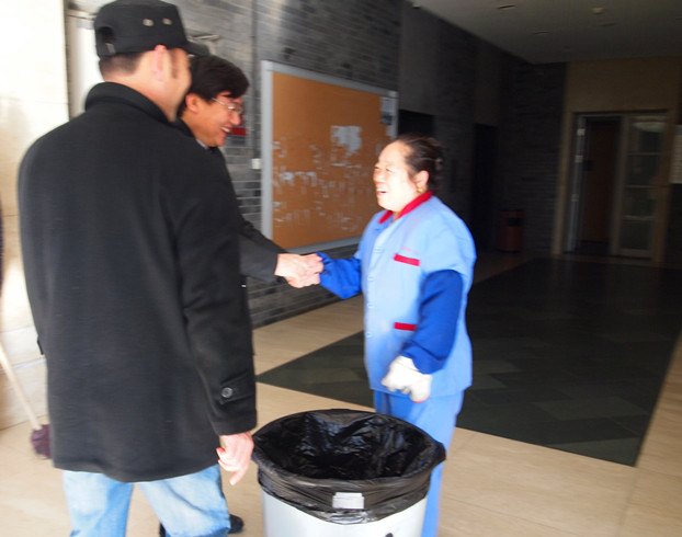 ��ף���͸��ɾ��ɰ����ˡ���Ժ�쵼ο�ʴ��ڼ���һ��Ա��