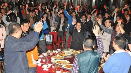 学校举行2014年留校学生春节团拜会