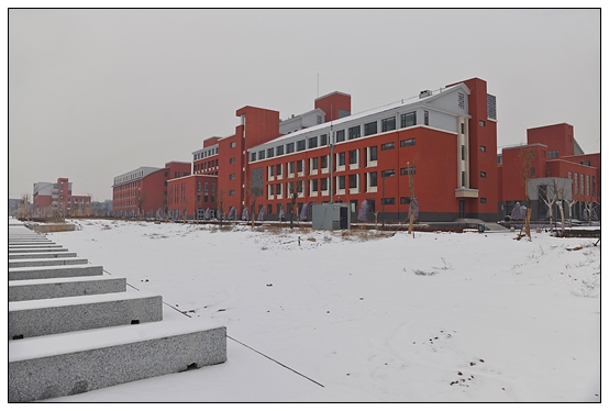晋中学院新校区迎来第一次降雪