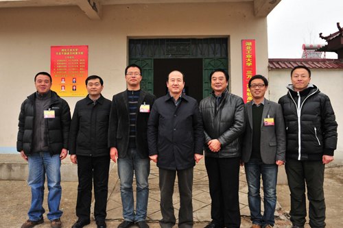 周应佳赴红安调研湖北工业大学“三万”活动