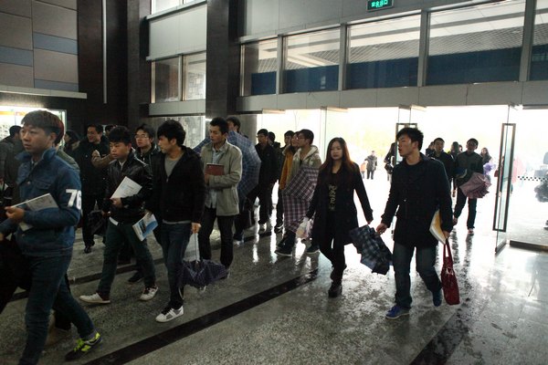 校领导深入课堂了解新学期开学教学运行情况