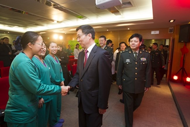 ���������쵼����ο�ʳ���ҽԺһ��ҽ����Ա