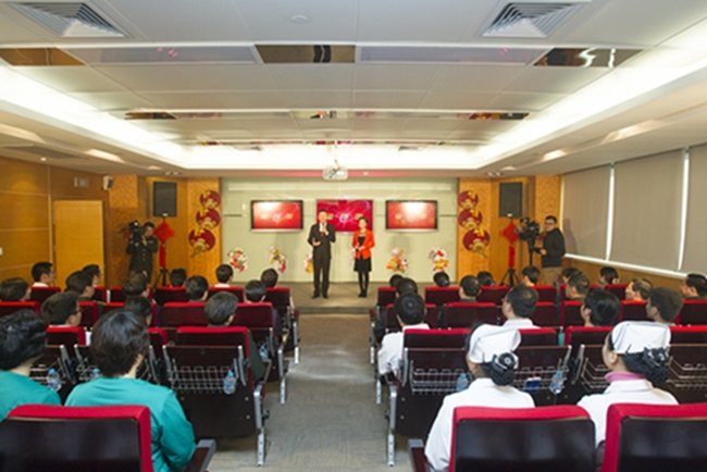 ���������쵼����ο�ʳ���ҽԺһ��ҽ����Ա