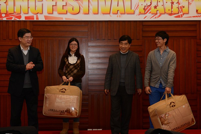 东华大学举行2014年迎新春师生联欢会 350余名学生共迎马年新春(图)