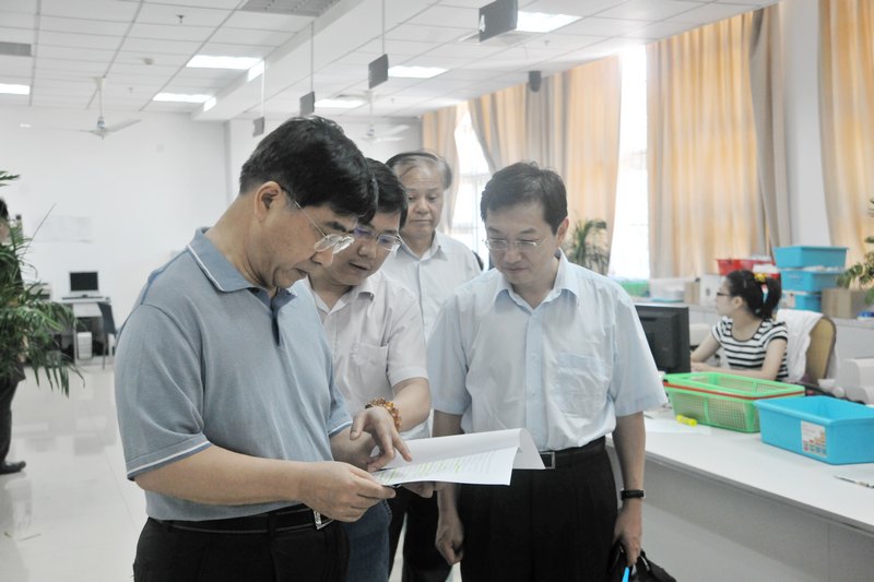 东华大学开展党的群众路线教育实践活动纪实