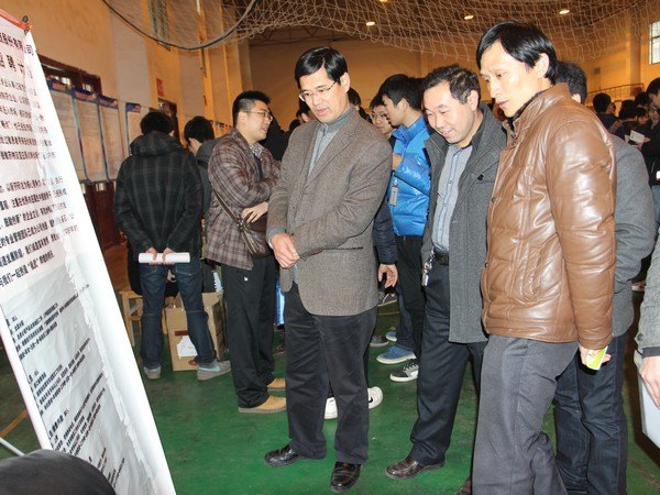 武汉工程大学成功举办2014届毕业生供需见面会