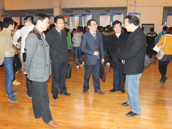 武汉工程大学成功举办2014届毕业生供需见面会