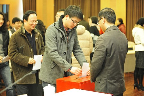 ������ѧȫ���ܽᵳ��Ⱥ��·�߽���ʵ��������ͳ�Ч ��ȷ��һ��Ŭ������