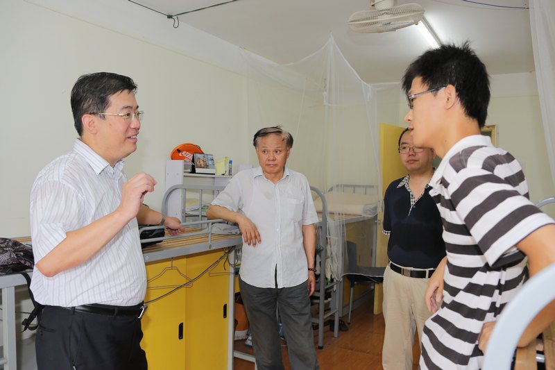 东华大学开展党的群众路线教育实践活动纪实