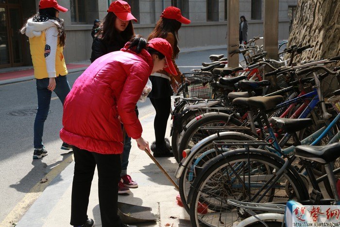 校级学生组织开展“青春学雷锋 共筑中国梦”系列活动