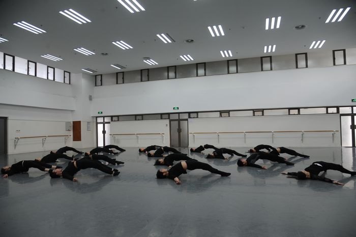 舞蹈学院师生积极备战第六届华东专业舞蹈比赛