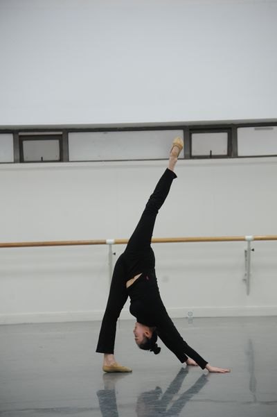 舞蹈学院师生积极备战第六届华东专业舞蹈比赛