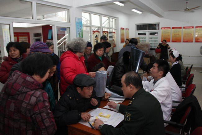 “青春助健康 军民鱼水情”——东方肝胆外科医院学雷锋活动走进安亭