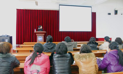 燕山大学里仁学院举办“三八节”女性健康知识讲座