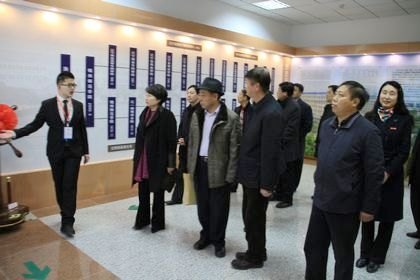 校史馆落成开馆 迎来首批参观者