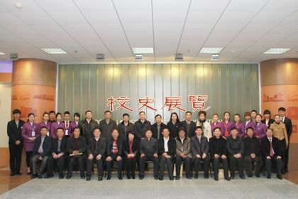 校史馆落成开馆 迎来首批参观者