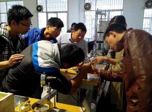 “土工实验仪器设备”通过验收 建土系重点实验设备再添“新贵”