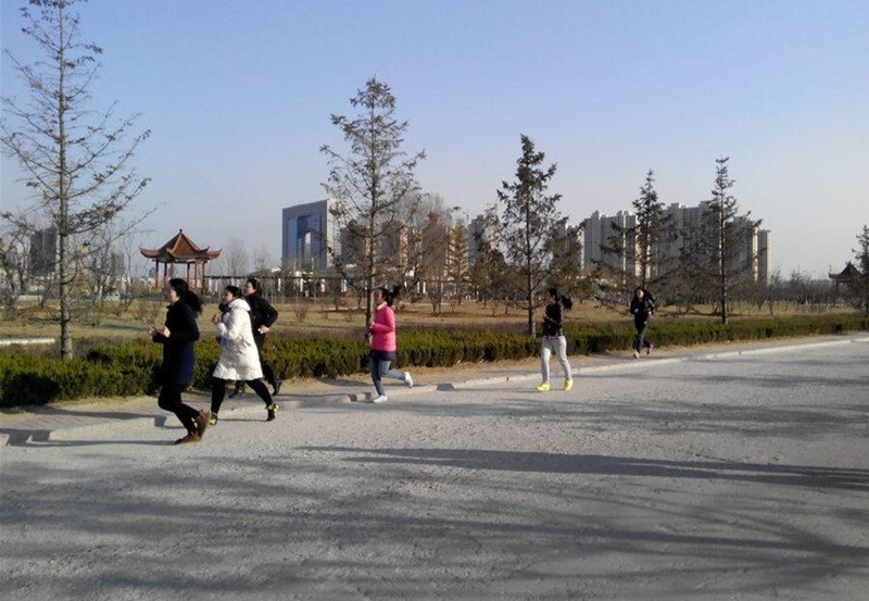 工会举办“三八”妇女节健身长跑活动