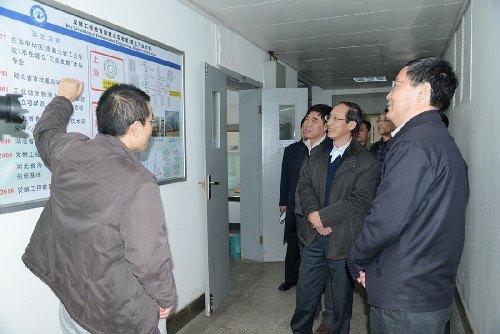教育部、教育厅领导来校调研科研平台