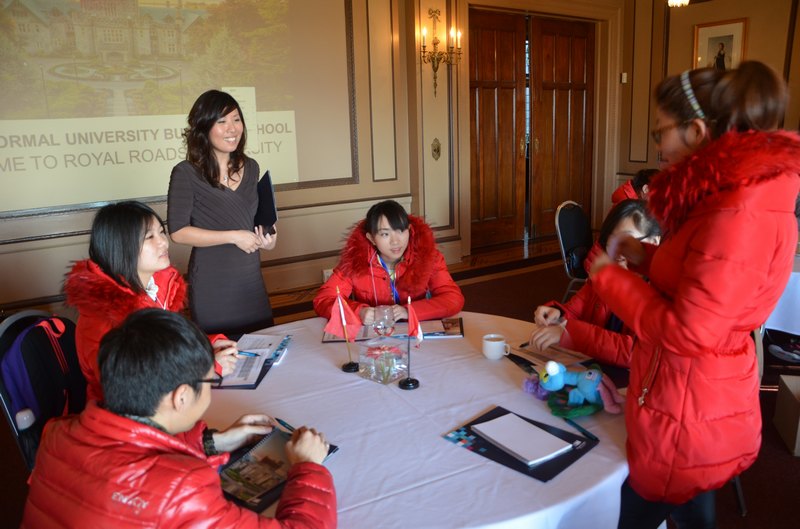 【加拿大中国青年领袖训练营报道三十四】相遇“X战警”故乡,皇家路大学