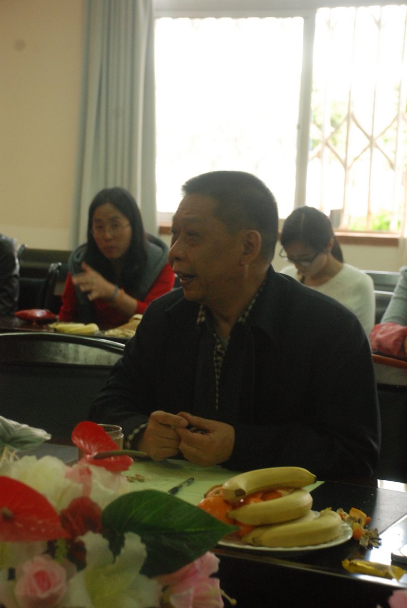 女教职工欢聚一堂,共话“三八”国际劳动妇女节