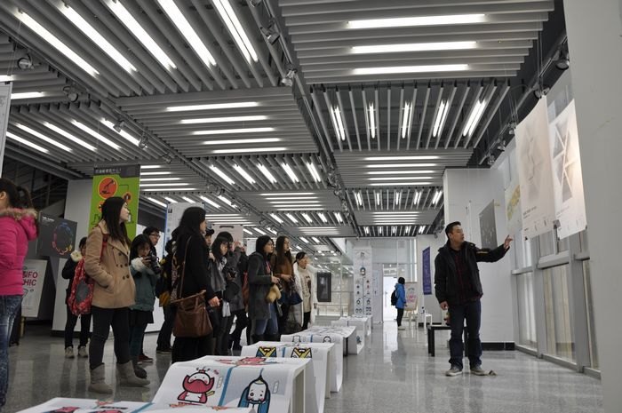 设计学院举办“读图时代--平面设计课程展”
