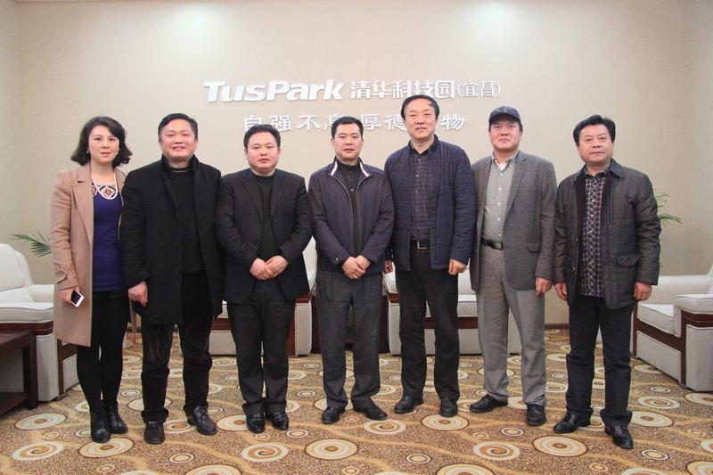 校、院两级领导走访宜昌清华科技园