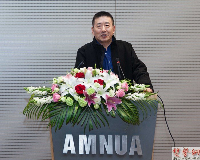 校美术馆举办旅美画家潘企群现代抽象艺术展