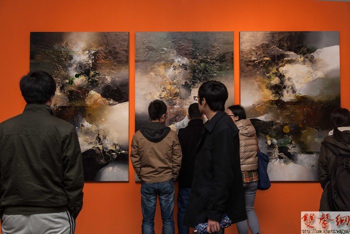 校美术馆举办旅美画家潘企群现代抽象艺术展