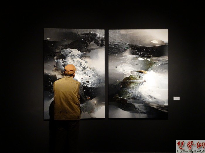 校美术馆举办旅美画家潘企群现代抽象艺术展