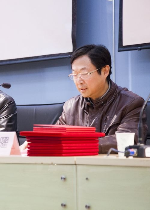 校研究生会换届联席会议暨优秀研究生表彰大会成功召开