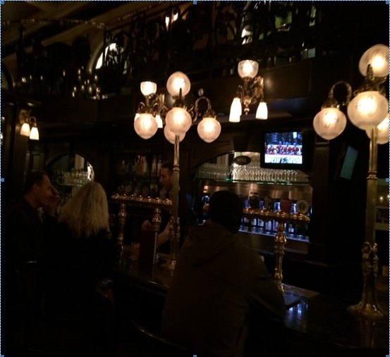 【加拿大中国青年领袖训练营报道四十三】酒吧文化之“醉翁之意不在酒”