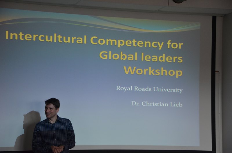 【加拿大中国青年领袖训练营报道三十九】海外课堂第十一天—皇家路大学跨文化的镌刻