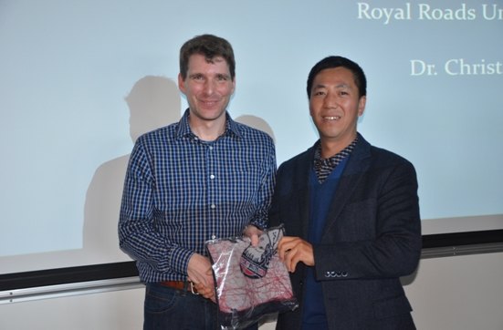 【加拿大中国青年领袖训练营报道三十九】海外课堂第十一天—皇家路大学跨文化的镌刻