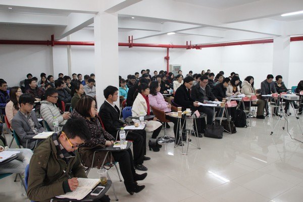 校大学生创业基地举行第一批创业项目入驻答辩评审会