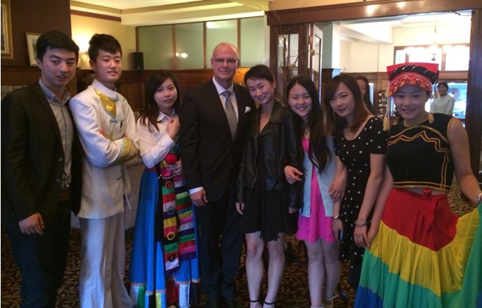 【加拿大中国青年领袖训练营报道四十七】小河淌水,青春飞扬,铭刻维多利亚结业典礼