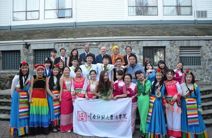 【加拿大中国青年领袖训练营报道四十七】小河淌水,青春飞扬,铭刻维多利亚结业典礼