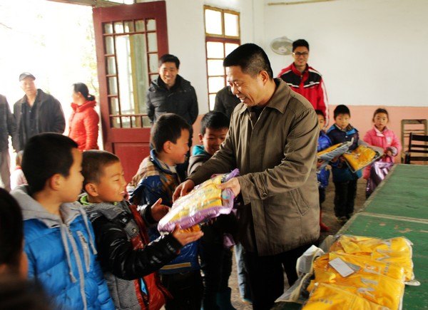 校纪委书记徐慢检查督办武汉工程大学“三万”工作