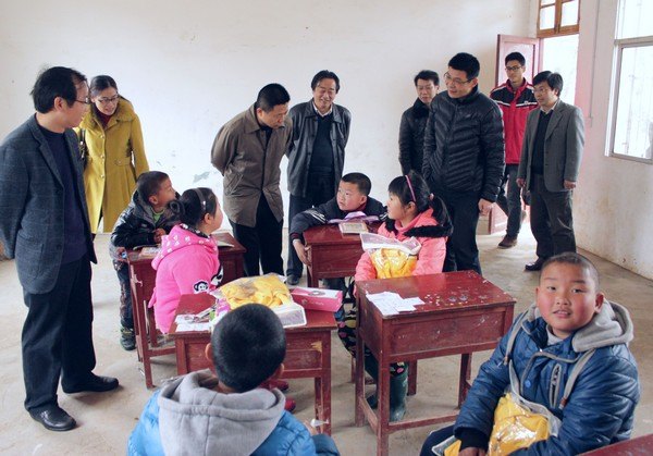 校纪委书记徐慢检查督办武汉工程大学“三万”工作