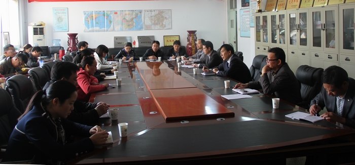 院长陈建国主持召开教职工代表座谈会