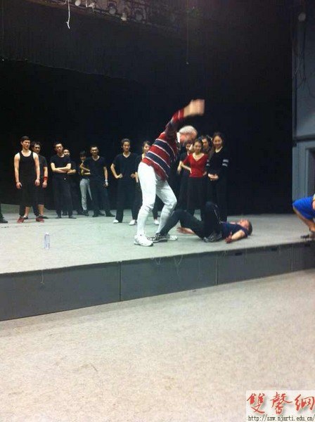 美国宾州印第安纳大学胡德教授一行到影视学院讲学