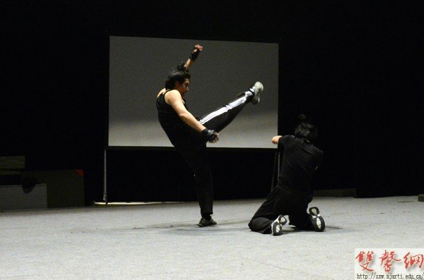 美国宾州印第安纳大学胡德教授一行到影视学院讲学