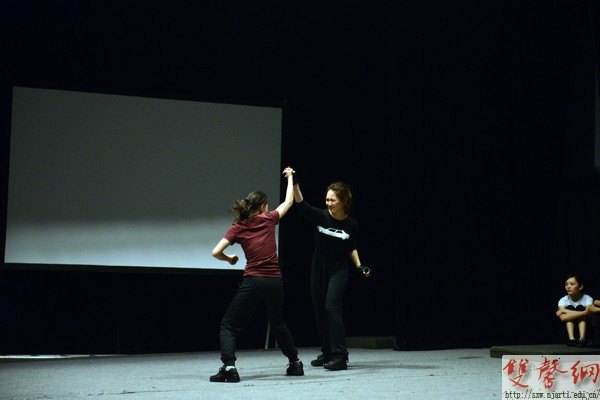 美国宾州印第安纳大学胡德教授一行到影视学院讲学