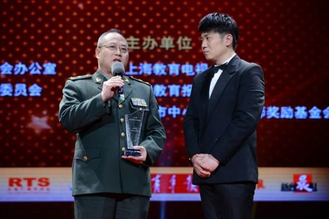 景在平教授获评上海教育年度新闻人物