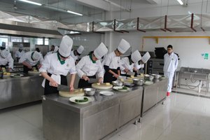 山东旅游职业学院“净雅杯”第六届烹饪技能大赛成功举办