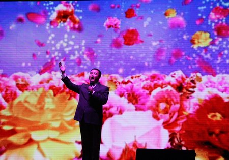 校大学生艺术团为第六届临海桃花观赏节助演