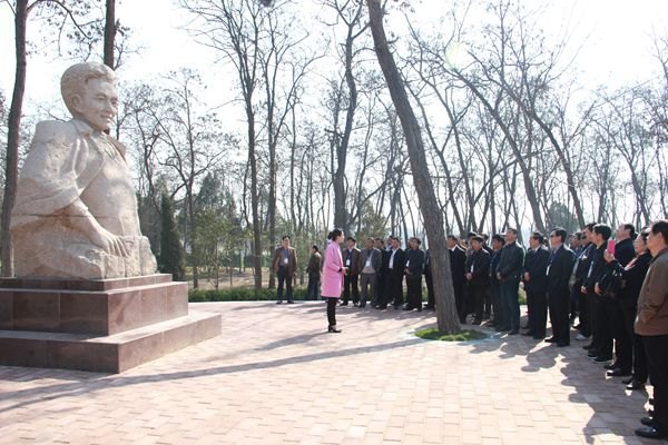 要把焦裕禄同志作为一面镜子 做为民、务实、清廉的好干部