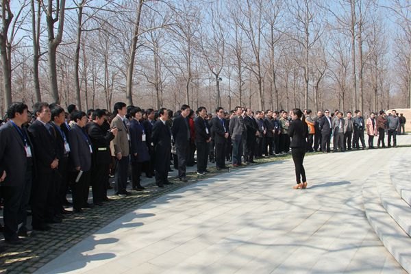 要把焦裕禄同志作为一面镜子 做为民、务实、清廉的好干部